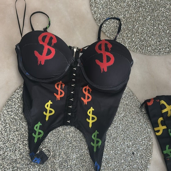 Posh by v set 🤑 - Picture 4 of 11